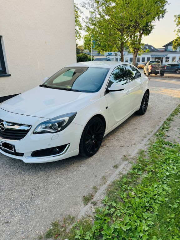 Weiß Gebraucht 2017 Opel Insignia Edition Limousine | 12.799 € (Superpreis) - Bild 1/4