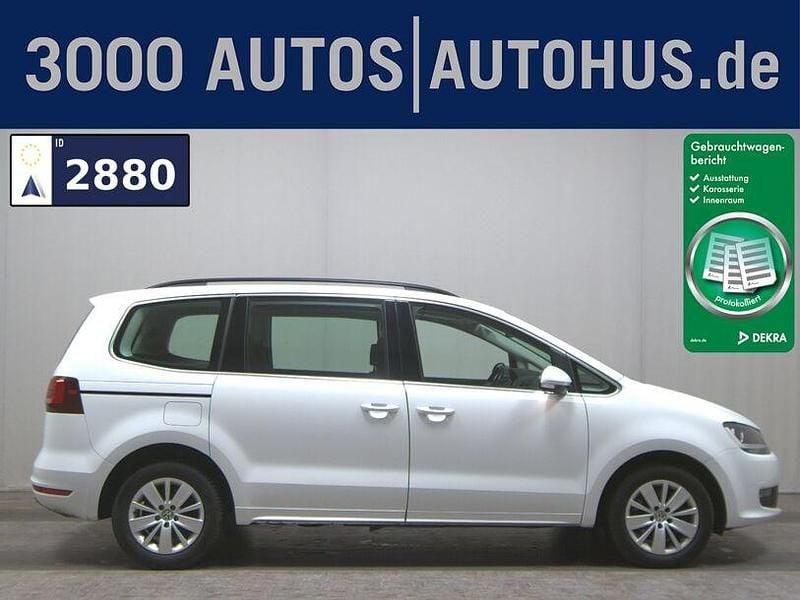 Weiss Gebraucht 2022 VW Sharan Comfortline Van / Kleinbus | 22.480 € (Superpreis) - Bild 1/4