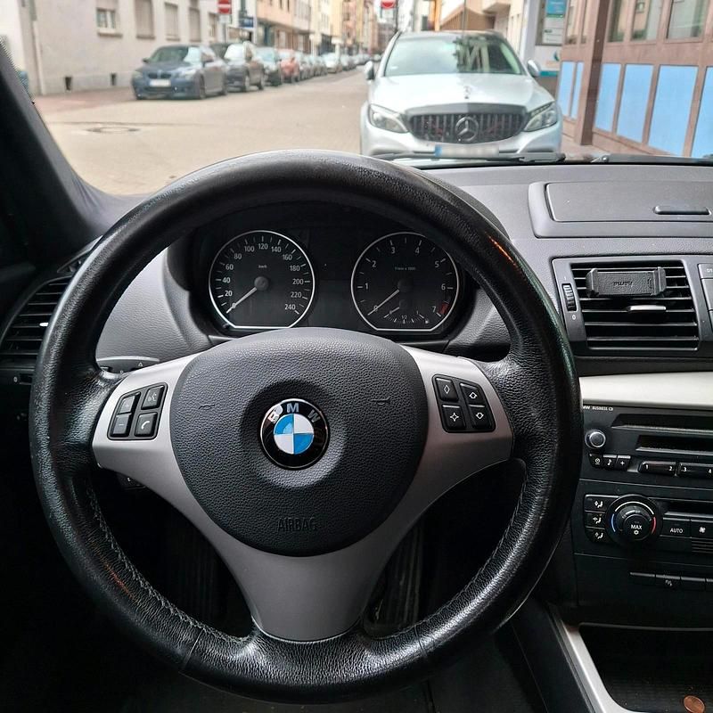Gebraucht BMW 116 116 PS (85 kW) 2005 Schwarz Kleinwagen