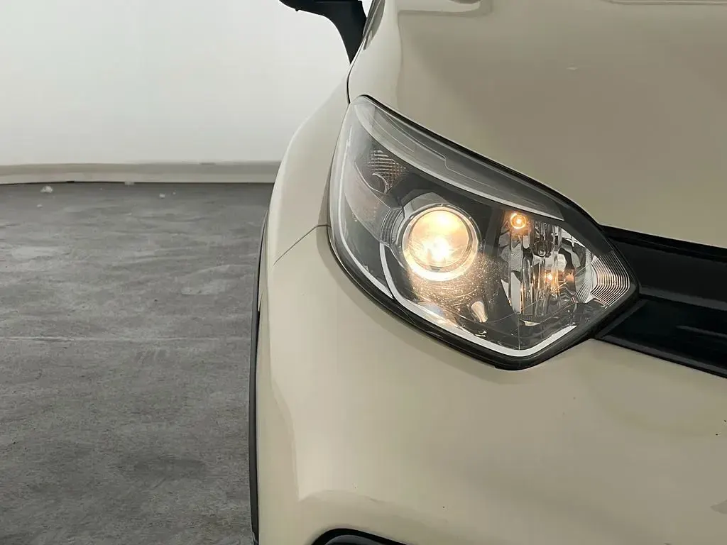 Gebraucht Renault Captur Luxe 120 PS (88 kW) 2013 Beige SUV