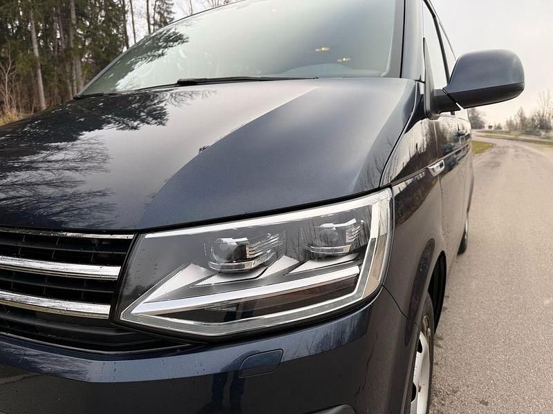 Blau Gebraucht 2018 VW Multivan Comfortline Van | 34.600 € (Fairer Preis) - Bild 1/4