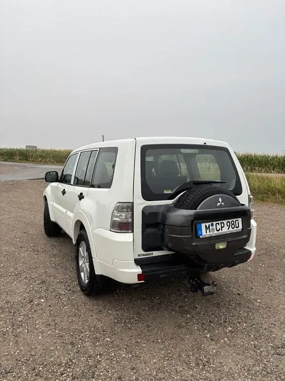 Gebraucht Mitsubishi Pajero 200 PS (147 kW) 2012 Weiß SUV