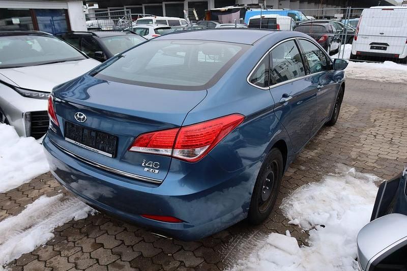 Gebraucht Hyundai i40 Style 178 PS (130 kW) 2013 Blau Limousine