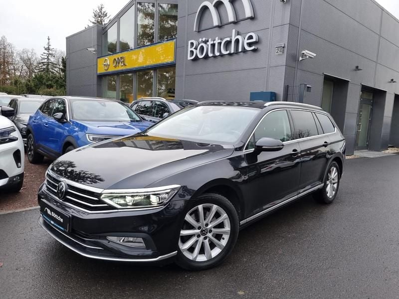 Schwarz Gebraucht 2023 VW Passat Elegance Limousine | 24.780 € (Etwas zu teuer) - Bild 1/1