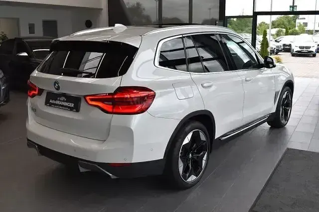 Gebraucht BMW iX3 Sport Line 210 kW (286 PS) 2021 Weiß SUV