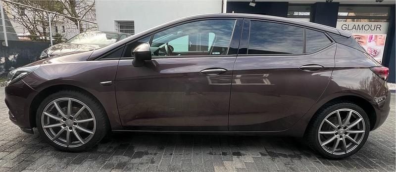 Gebraucht Opel Astra Dynamic 125 PS (91 kW) 2017 Braun Limousine