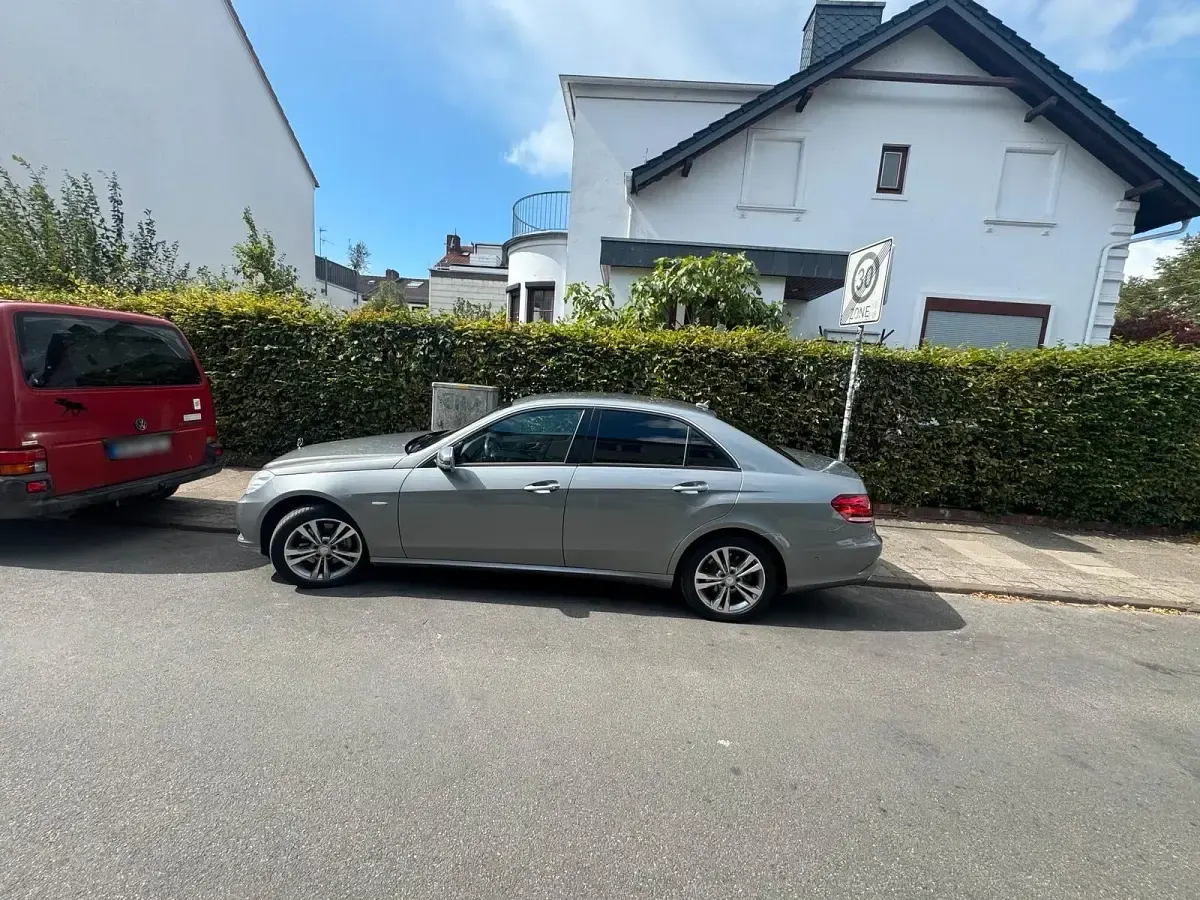 Usata Mercedes E250 205 CV (150 kW) 2009 Grigio Berlina