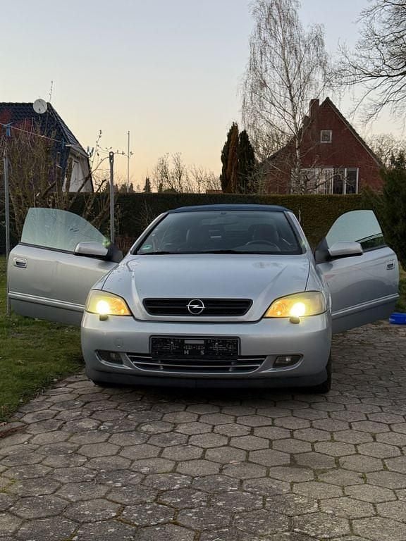 Gebraucht Opel Astra Cabriolet 147 PS (108 kW) 2002 Silber Cabrio