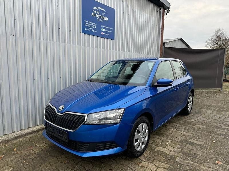 Blau Gebraucht 2019 Skoda Fabia Active Limousine | 9.445 € (Fairer Preis) - Bild 1/4