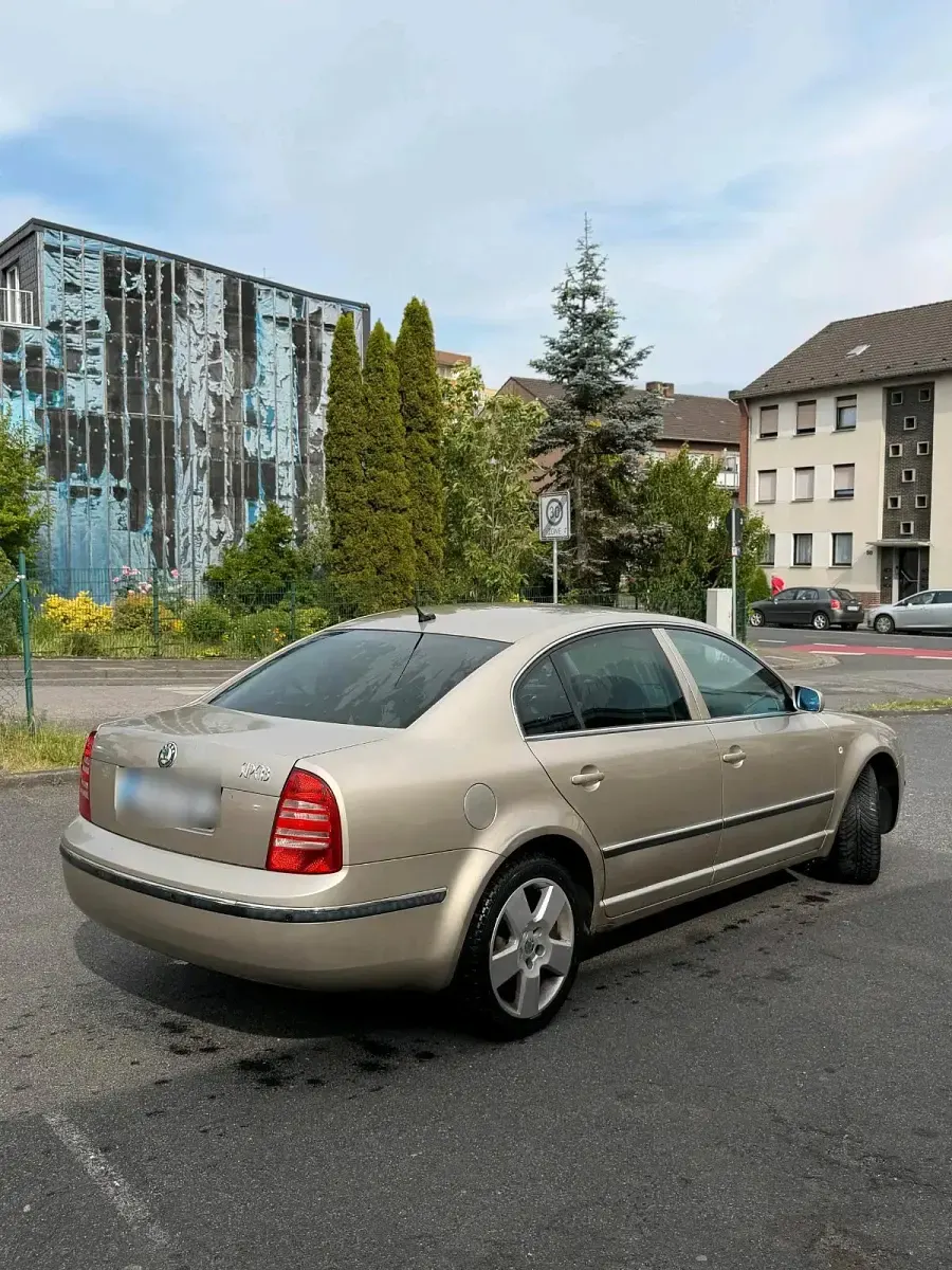 Gebraucht Skoda Superb 200 PS (147 kW) 2006 Gold Limousine