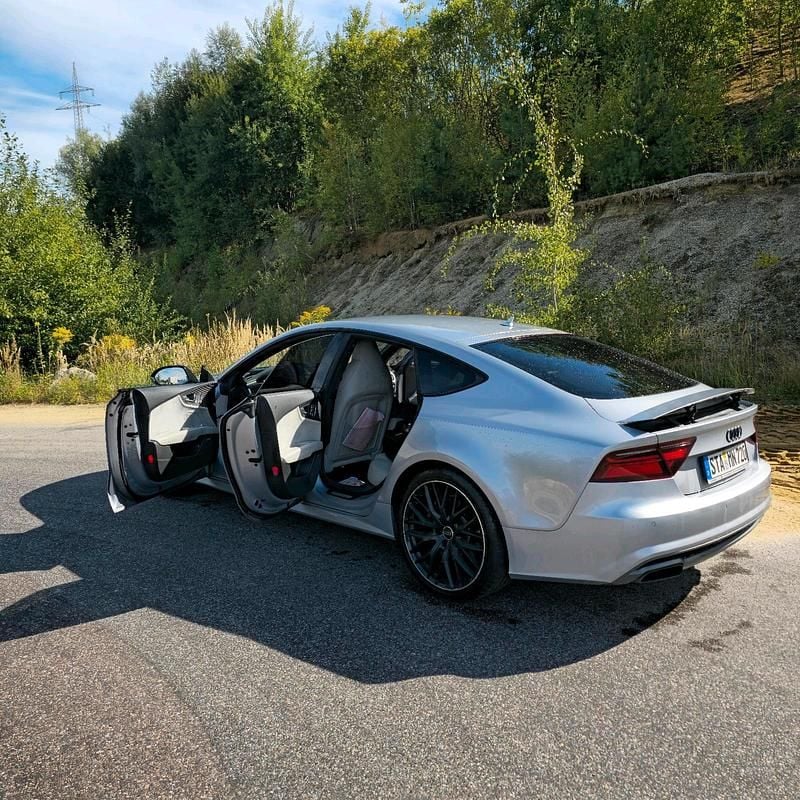 Grau Gebraucht 2016 Audi A7 Competition Kleinwagen | 20.000 € (Superpreis) - Bild 1/4