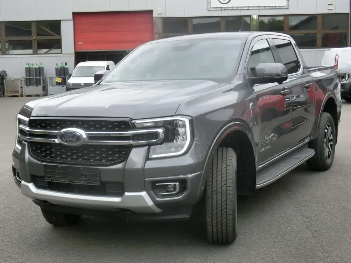 Gebraucht Ford Ranger Limited 170 PS (125 kW) 2023 Carbonized  grau Pickup