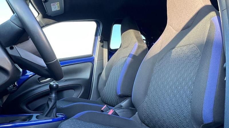 Gebraucht Toyota Aygo Pulse 72 PS (52 kW) 2023 Blau Kleinwagen