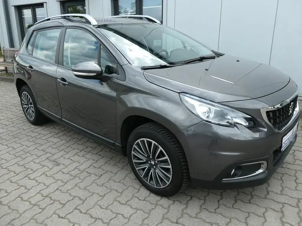 Gebraucht Peugeot 2008 Active 82 PS (60 kW) 2019 Gris platinium SUV