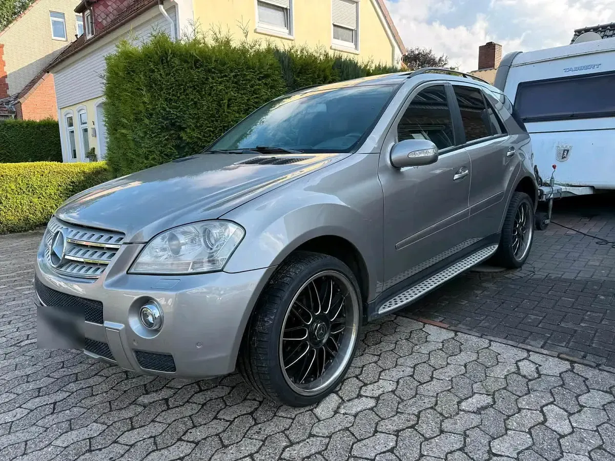 Gebraucht Mercedes ML320 224 PS (164 kW) 2007 Gold SUV