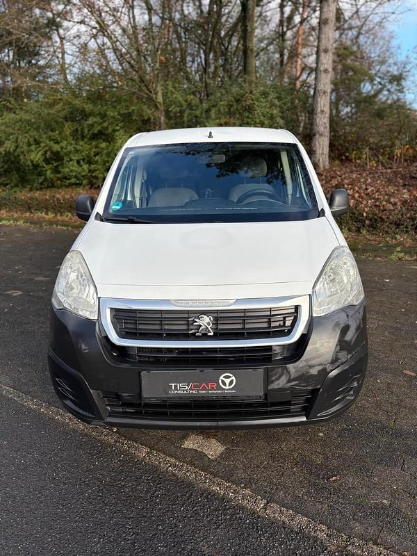 Gebraucht Peugeot Partner Comfort 99 PS (72 kW) 2016 Weiß Van / Kleinbus