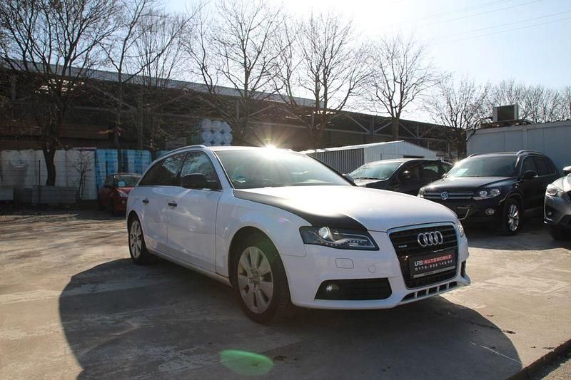 Gebraucht Audi A4 Ambiente 239 PS (175 kW) 2011 Blau Kombi