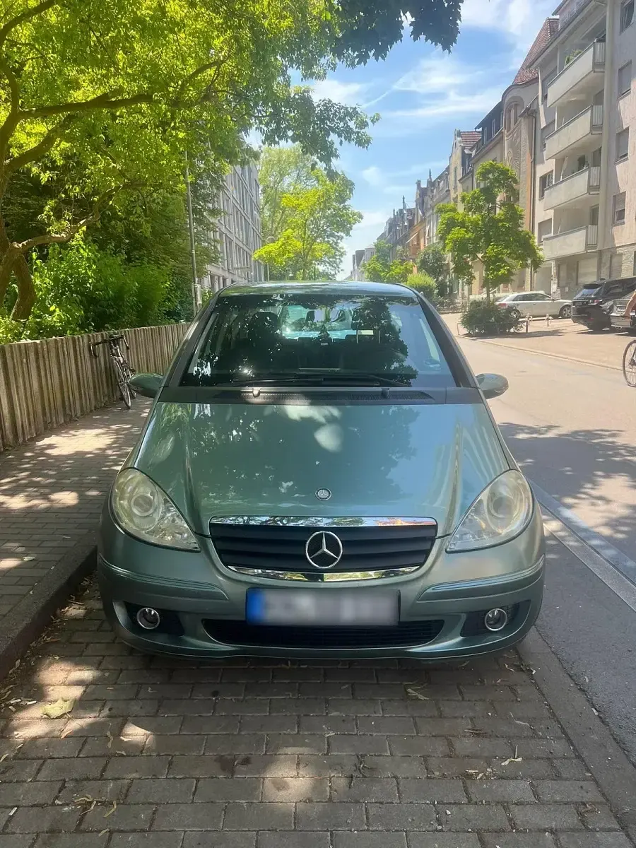 Gebraucht Mercedes C220 136 PS (100 kW) 2005 Grün Limousine