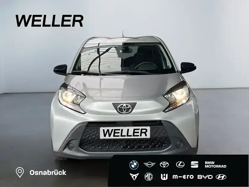 Gebraucht Toyota Aygo Play 72 PS (52 kW) 2022 Silver (silber) Kleinwagen