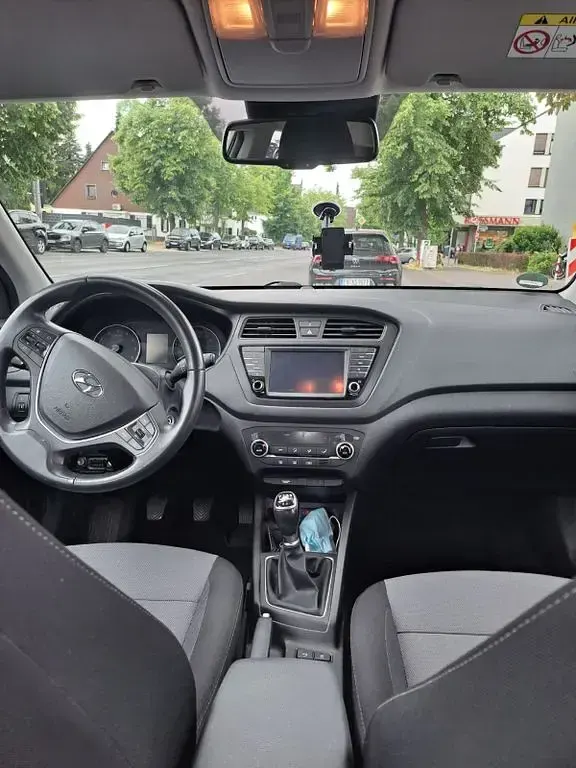 Gebraucht Hyundai i20 Active 101 PS (74 kW) 2017 Weiß Limousine
