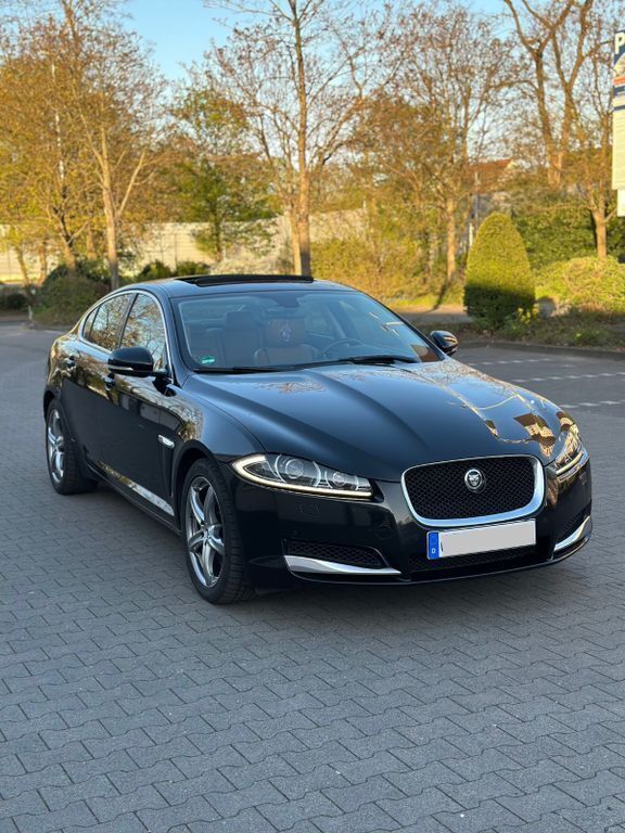 Schwarz Gebraucht 2012 Jaguar XF S Limousine | 11.450 € (Teuer) - Bild 1/4