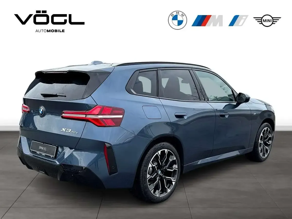 Neu BMW X3 M Sport 299 PS (219 kW) 2026 Arctic race blue SUV