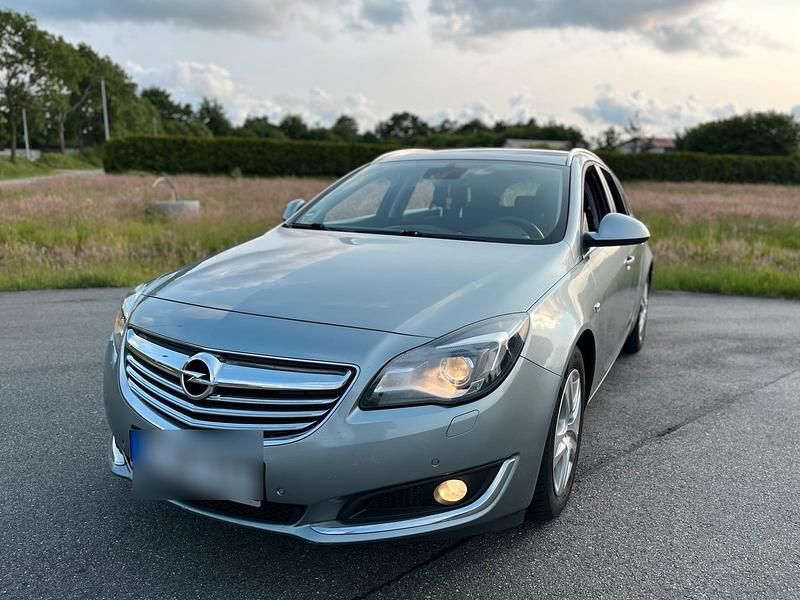 Gebraucht Opel Insignia 140 PS (102 kW) 2014 Grau Kombi