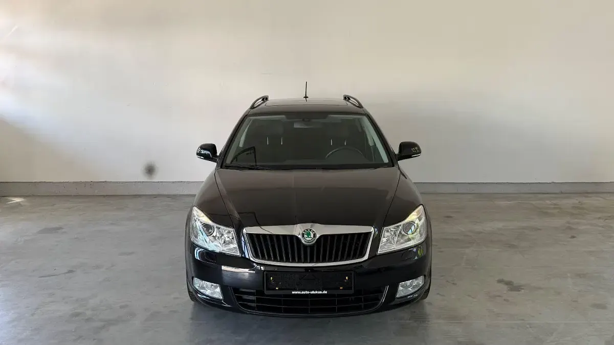 Gebraucht Skoda Octavia Elegance 110 PS (80 kW) 2013 Schwarz Kombi