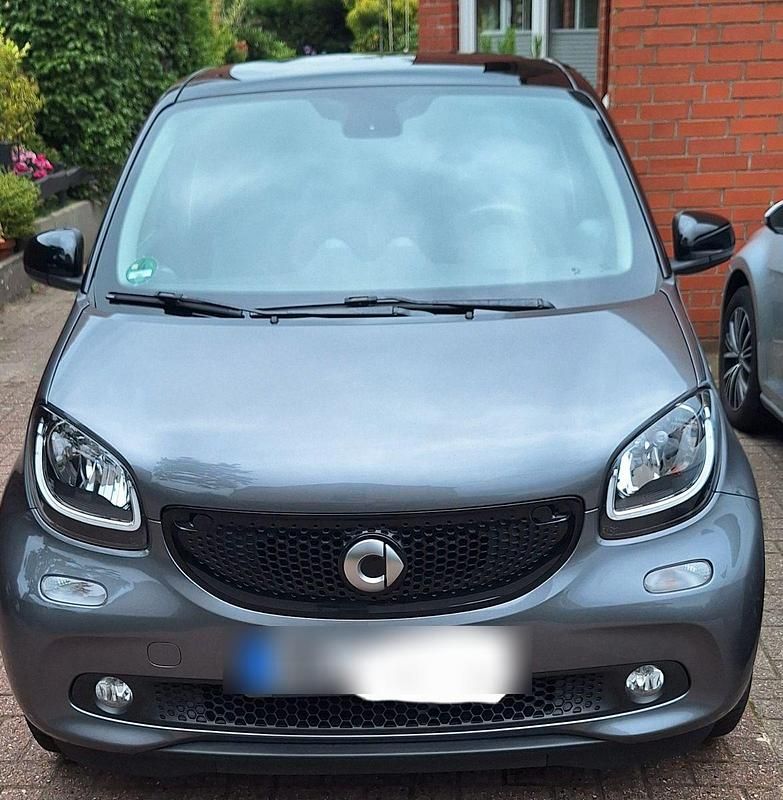 Grau Gebraucht 2017 Smart ForFour Prime Kleinwagen | 7.900 € (Fairer Preis) - Bild 1/4