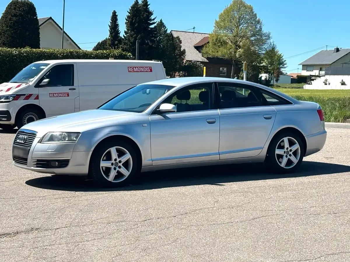 Second-hand Audi A6 177 CP (130 kW) 2004 Argintiu Berlinǎ