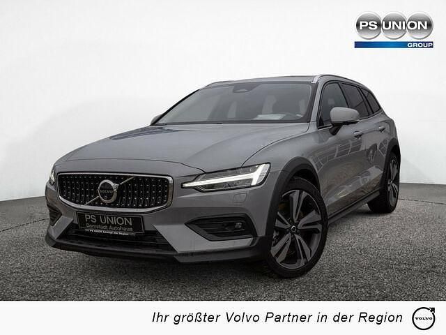 Gebraucht Volvo V60 CC Ultimate 250 PS (183 kW) 2024 Vapour grey Kombi