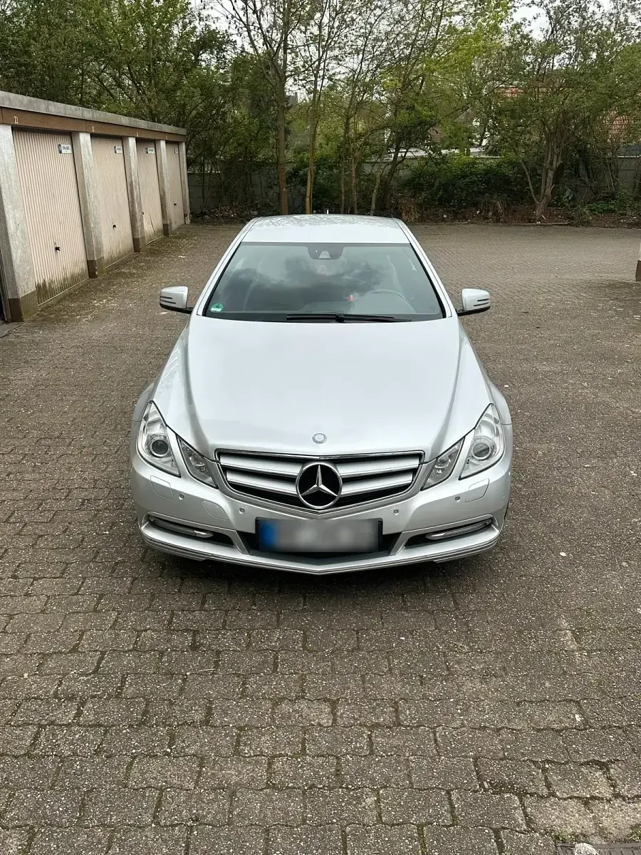 Second-hand Mercedes E200 184 CP (135 kW) 2011 Argintiu Coupe
