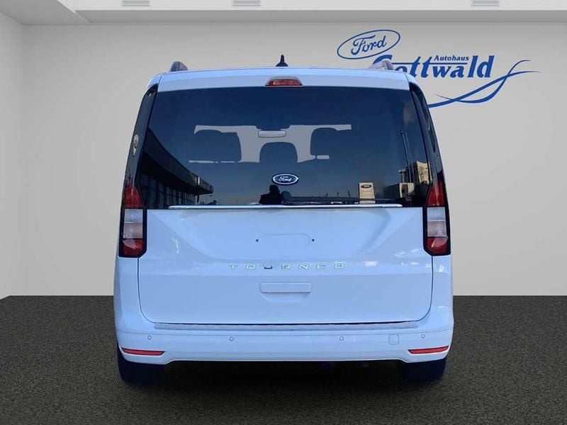 Gebraucht Ford Tourneo Connect Titanium 114 PS (83 kW) 2023 Frostweiß Van / Kleinbus