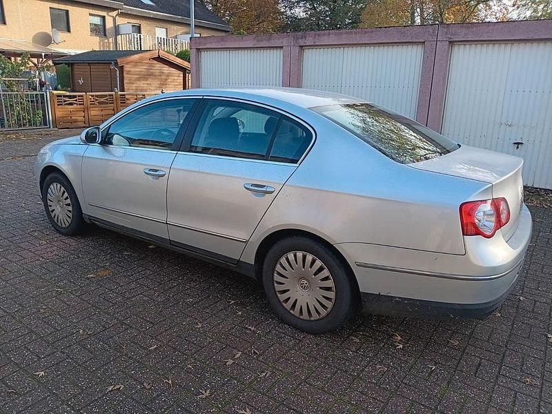 Gebraucht VW Passat Trendline 150 PS (110 kW) 2005 Silber Limousine