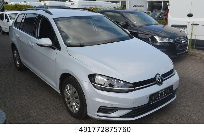 Silber Gebraucht 2017 VW Golf VII Trendline Kombi | 6.970 € (Superpreis) - Bild 1/4