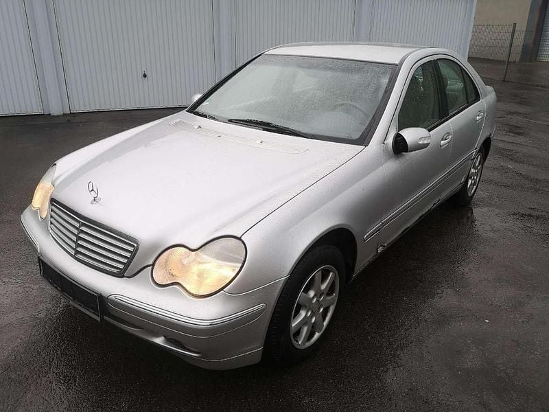 Gebraucht Mercedes C200 Elegance 163 PS (119 kW) 2002 Silber Limousine