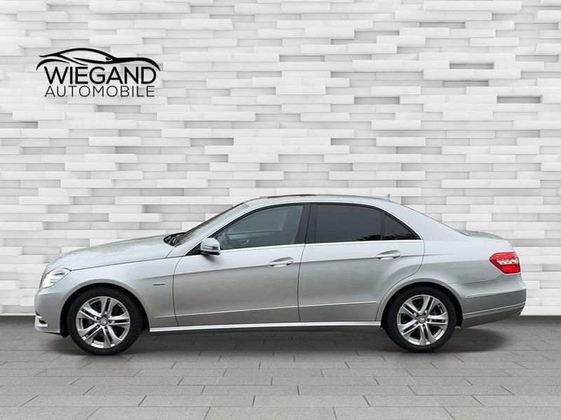Gebraucht Mercedes E250 Avantgarde 204 PS (150 kW) 2012 Silber Limousine