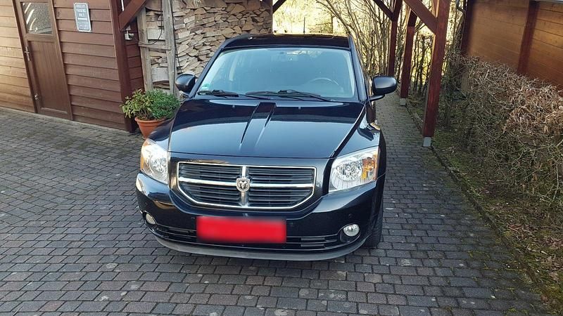 Gebraucht Dodge Caliber SXT 156 PS (114 kW) 2010 Schwarz Kleinwagen