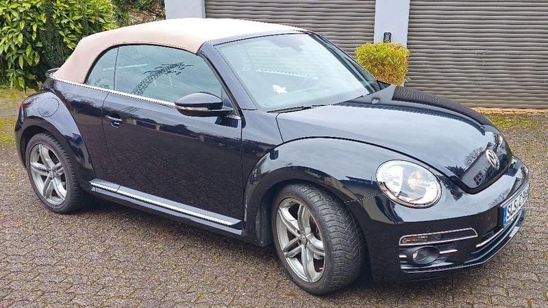 Gebraucht VW Beetle Cabriolet Design 105 PS (77 kW) 2018 Schwarz Cabrio