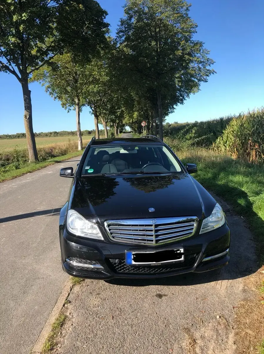Gebraucht Mercedes C220 170 PS (125 kW) 2011 Schwarz Kombi