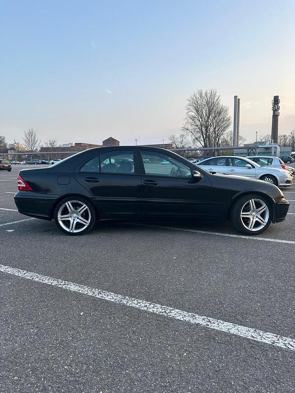 Gebraucht Mercedes C220 150 PS (110 kW) 2006 Schwarz Limousine
