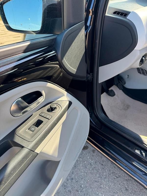 Second-hand Seat Mii 75 CP (55 kW) 2013 Negru Hatchback