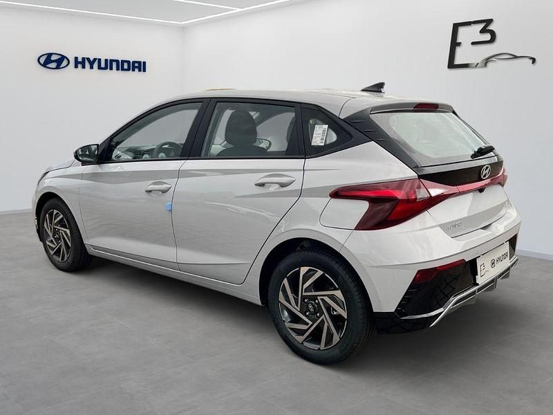 Neu Hyundai i20 Trend 101 PS (74 kW) 2025 Grau Kleinwagen