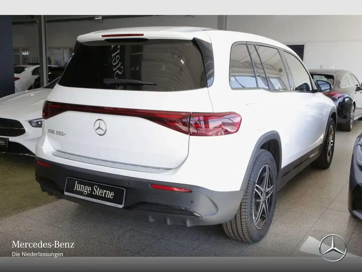 Gebraucht Mercedes EQB250 Advanced 139 kW (190 PS) 2025 Polarweiß SUV