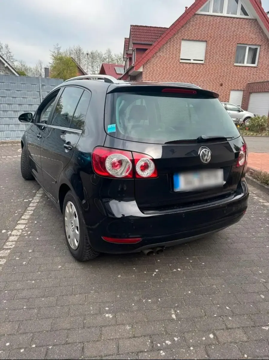 Używany VW Golf 122 KM (89 kW) 2011 Czarny Minivan