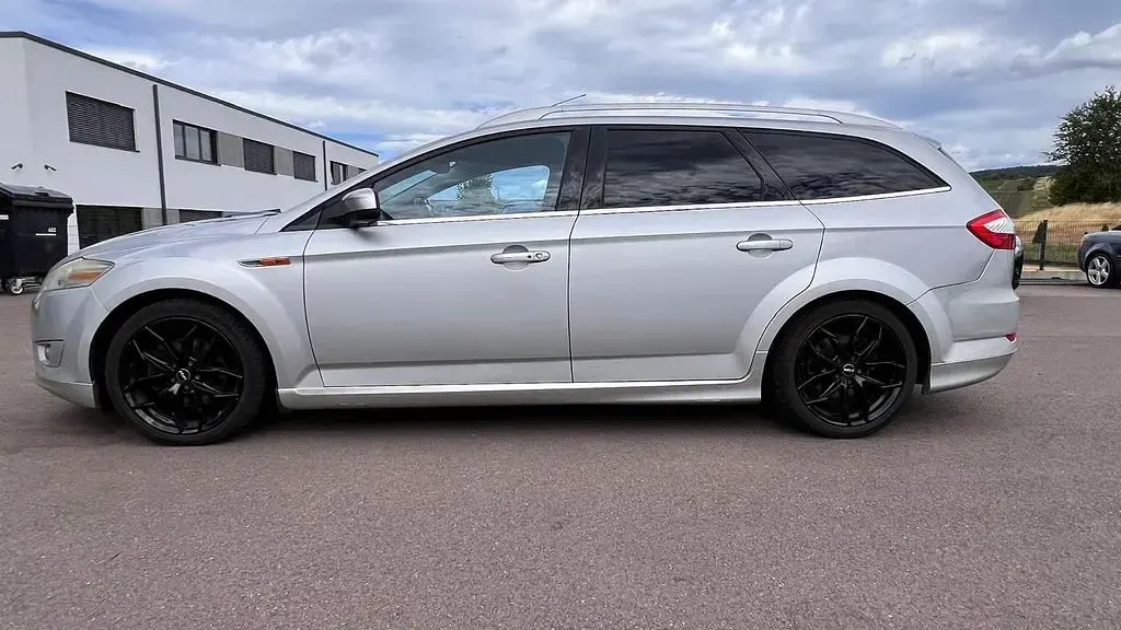 Gebraucht Ford Mondeo Sport 175 PS (128 kW) 2009 Silber Limousine