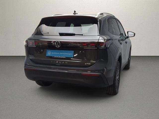 Neu VW Tiguan 150 PS (110 kW) 2025 Delfingrau metallic SUV