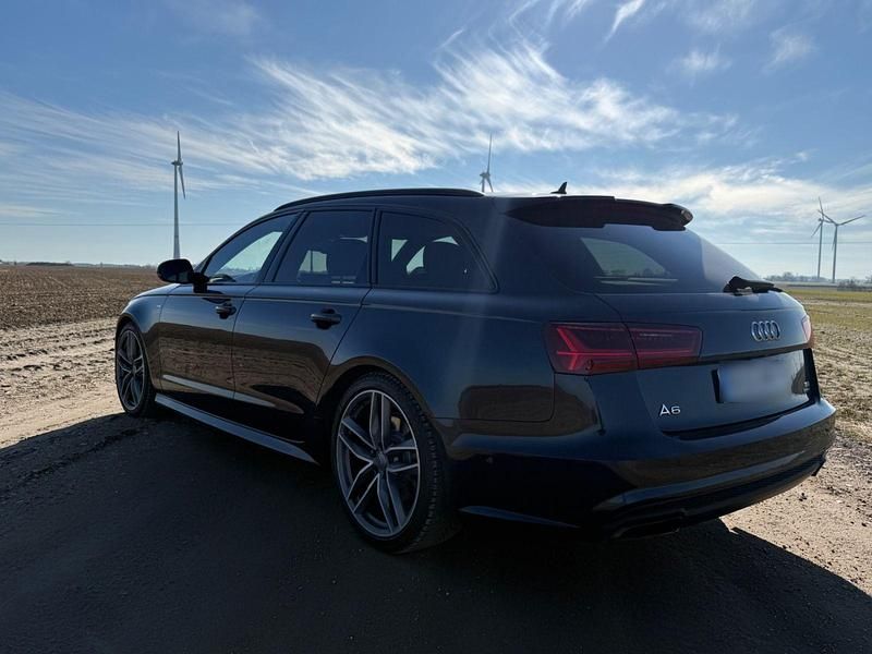 Gebraucht Audi A6 Ambiente 320 PS (235 kW) 2018 Blau Kombi