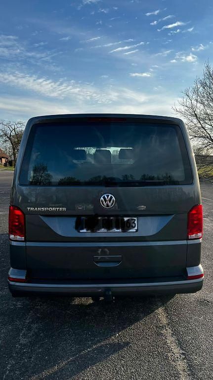 Gebraucht VW Transporter 150 PS (110 kW) 2021 Grau Van