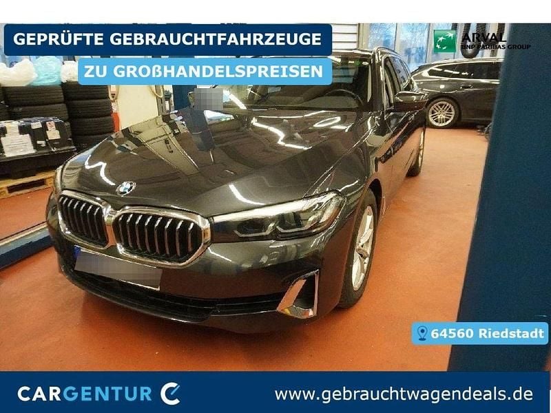 Grau Gebraucht 2022 BMW 530 Luxury Line Limousine | 32.990 € (Superpreis) - Bild 1/2